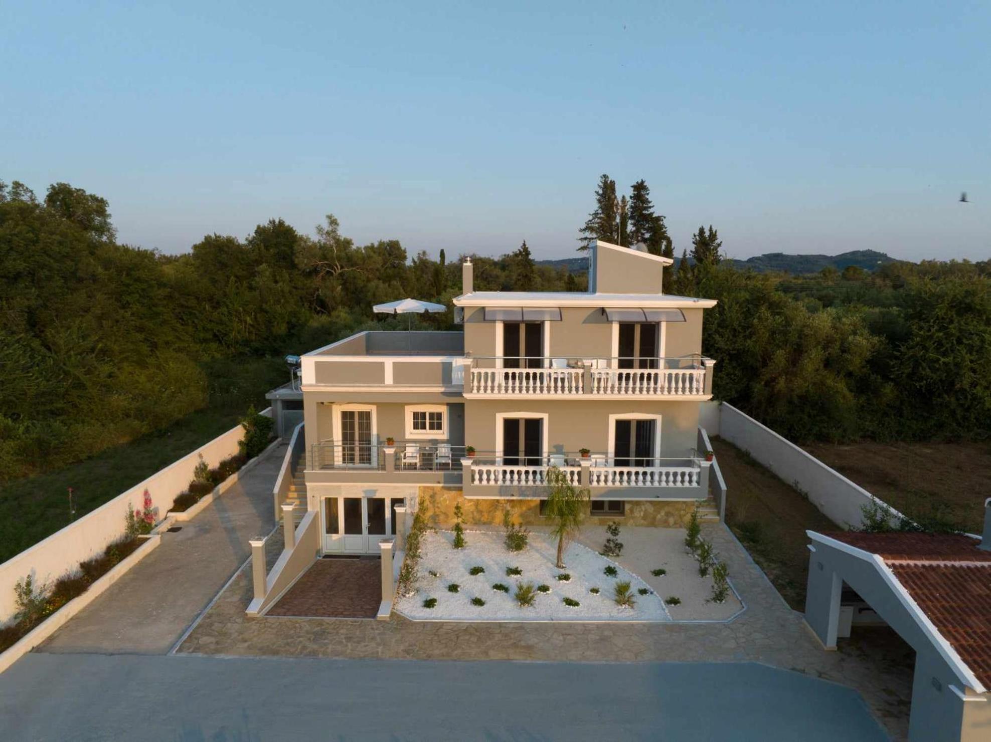 Alina * Lefkimmi (Corfu)